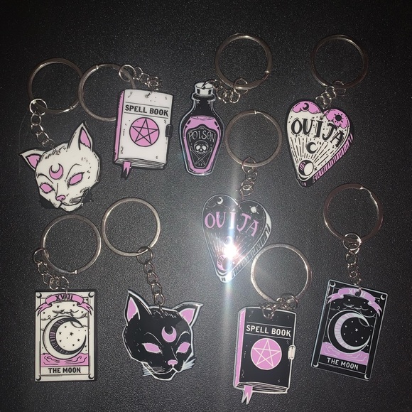 Lot of 9 witch witchcraft pentacle cat wicca Keychains - Picture 1 of 1